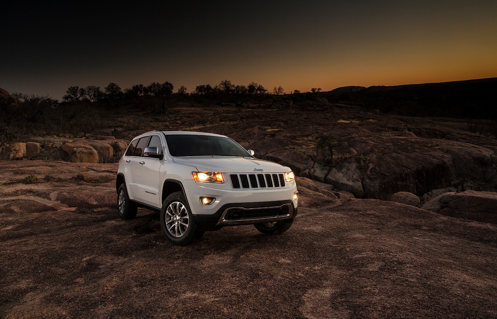 Jeep Grand Cherokee photo 122