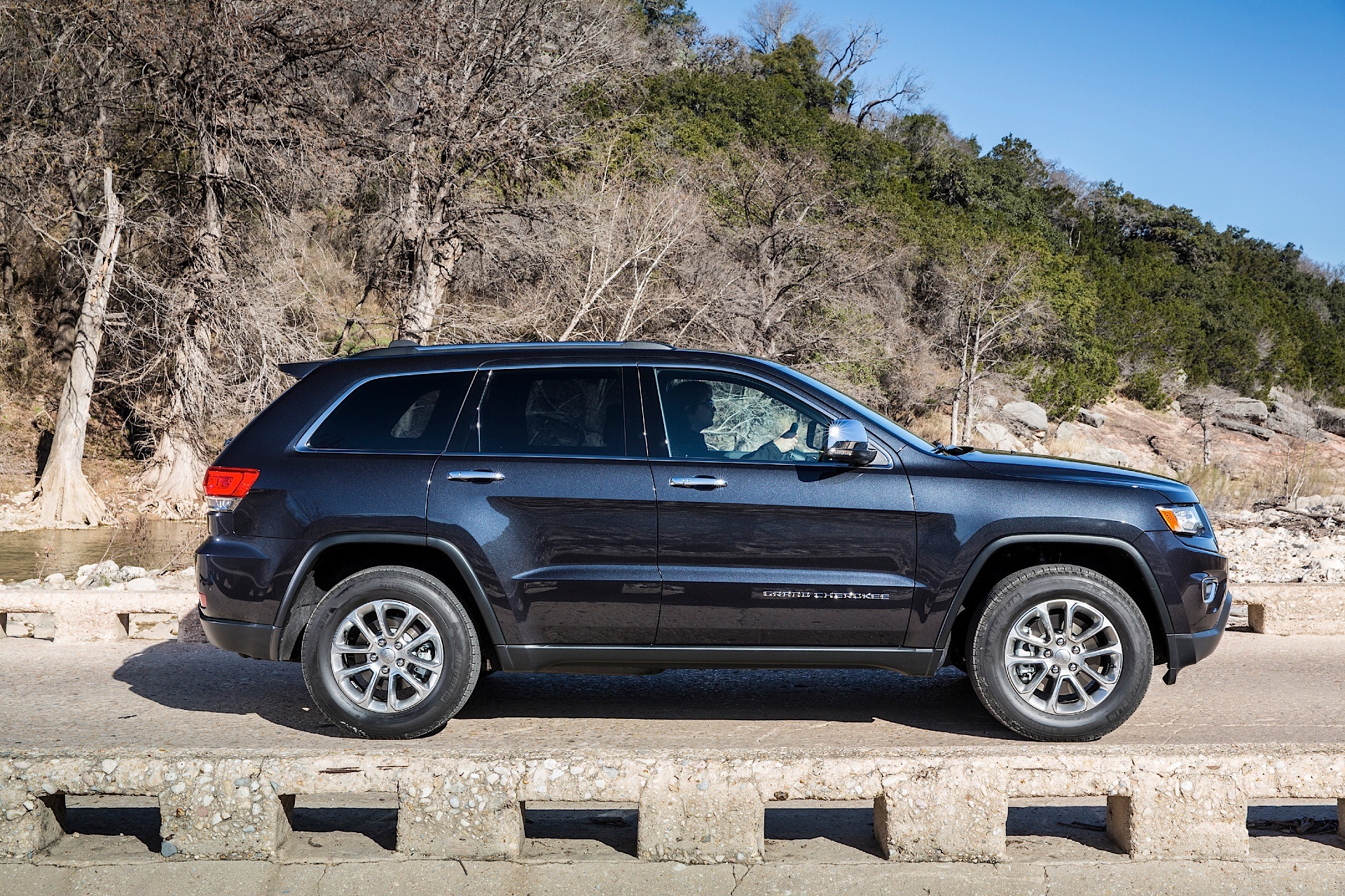 Jeep Grand Cherokee photo 130