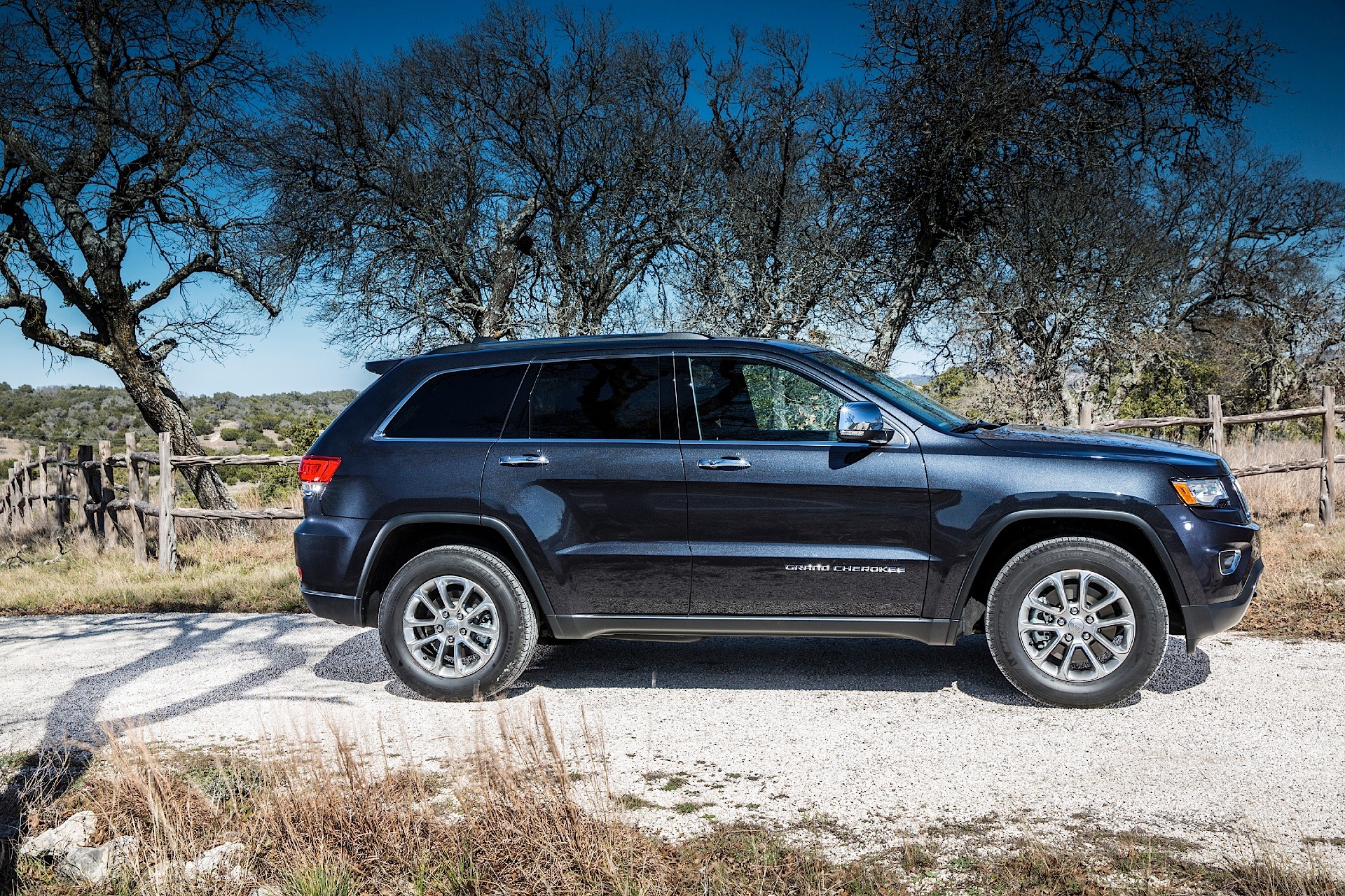 Jeep Grand Cherokee photo 136