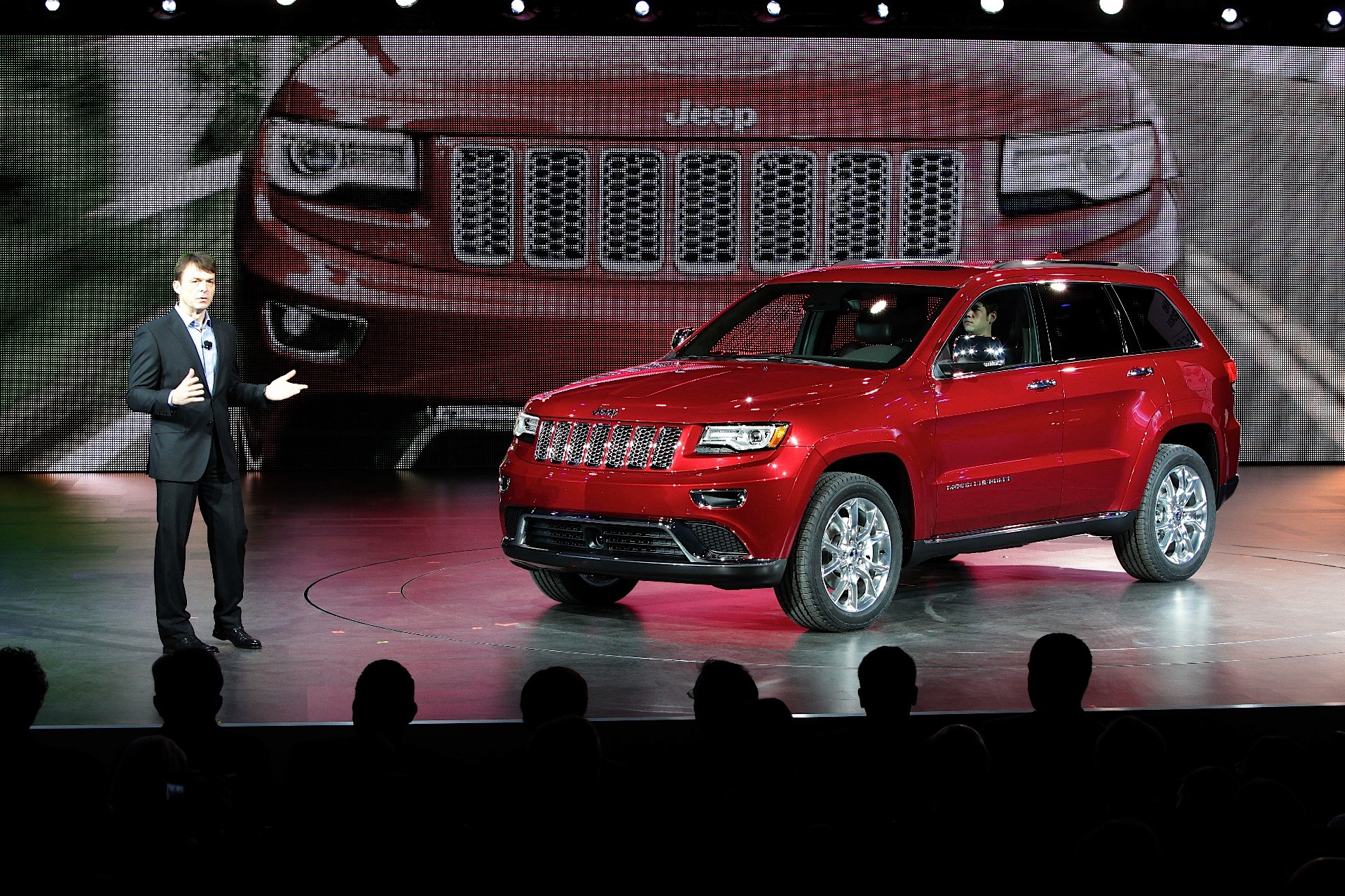 Jeep Grand Cherokee photo 2
