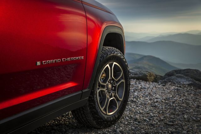 Jeep Grand Cherokee foto 30
