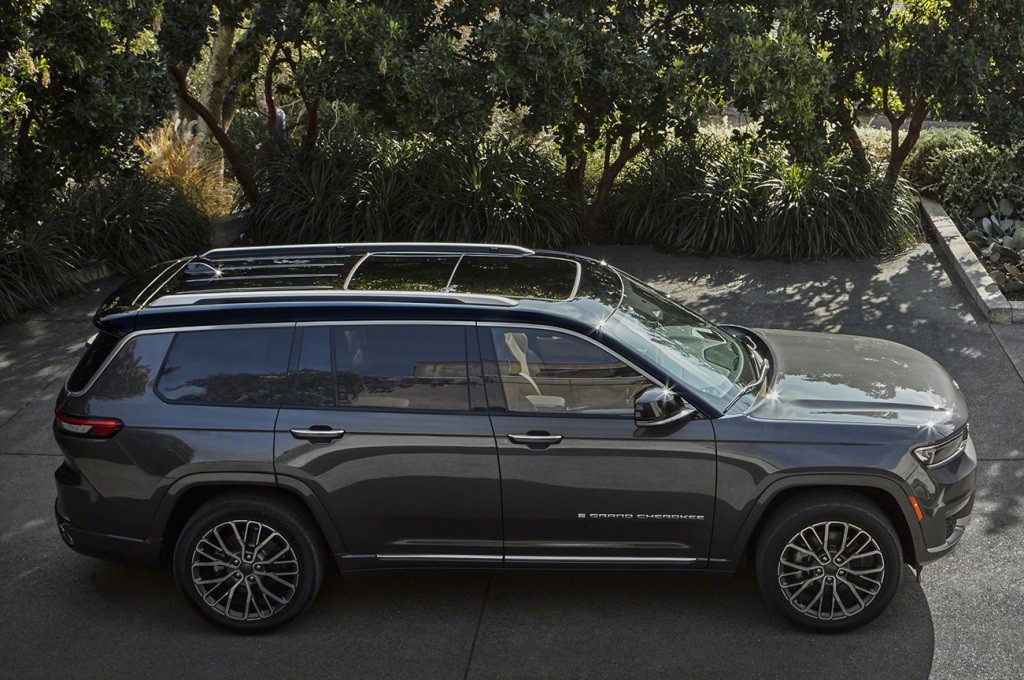 Jeep Grand Cherokee photo 16