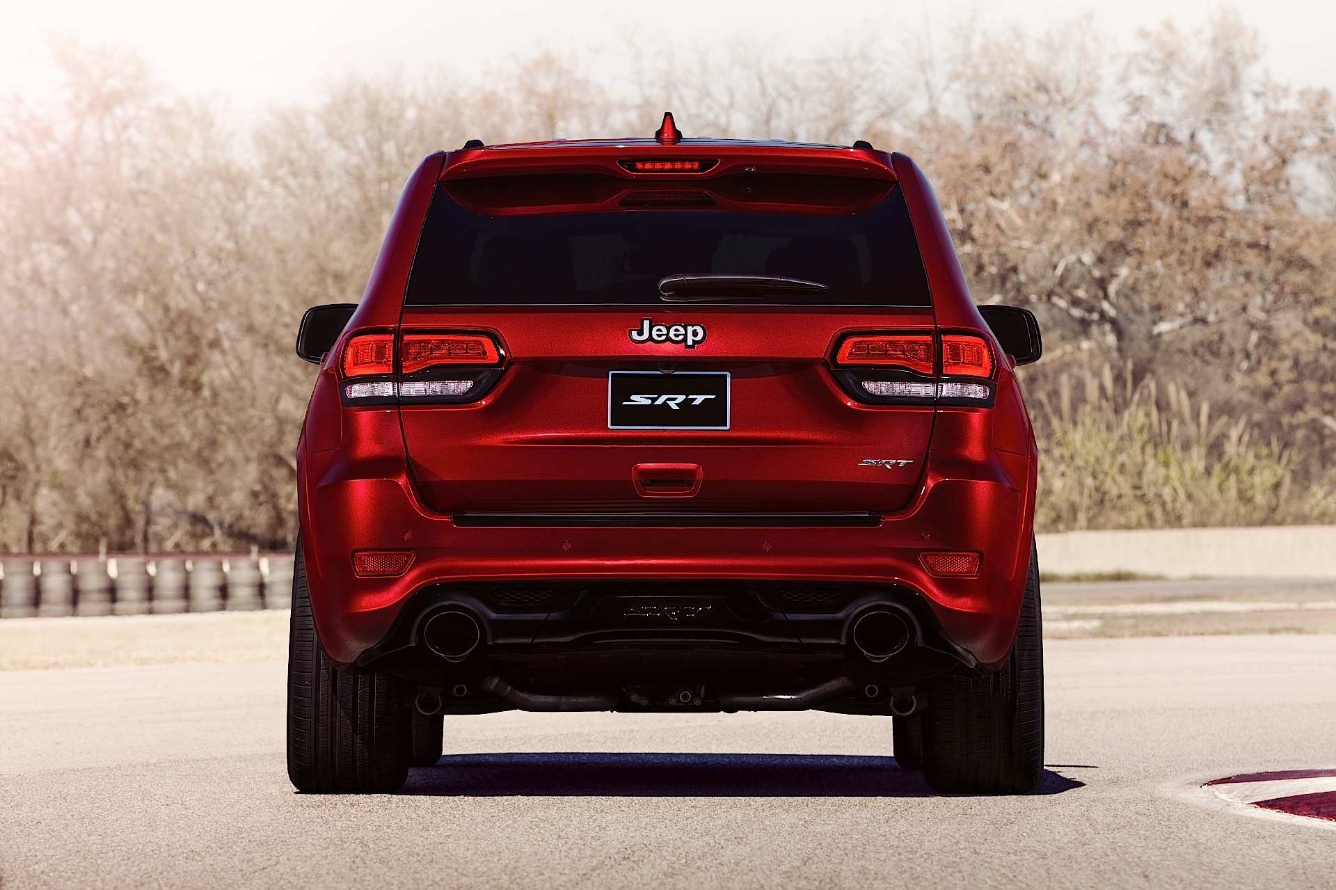 Jeep Grand Cherokee photo 18