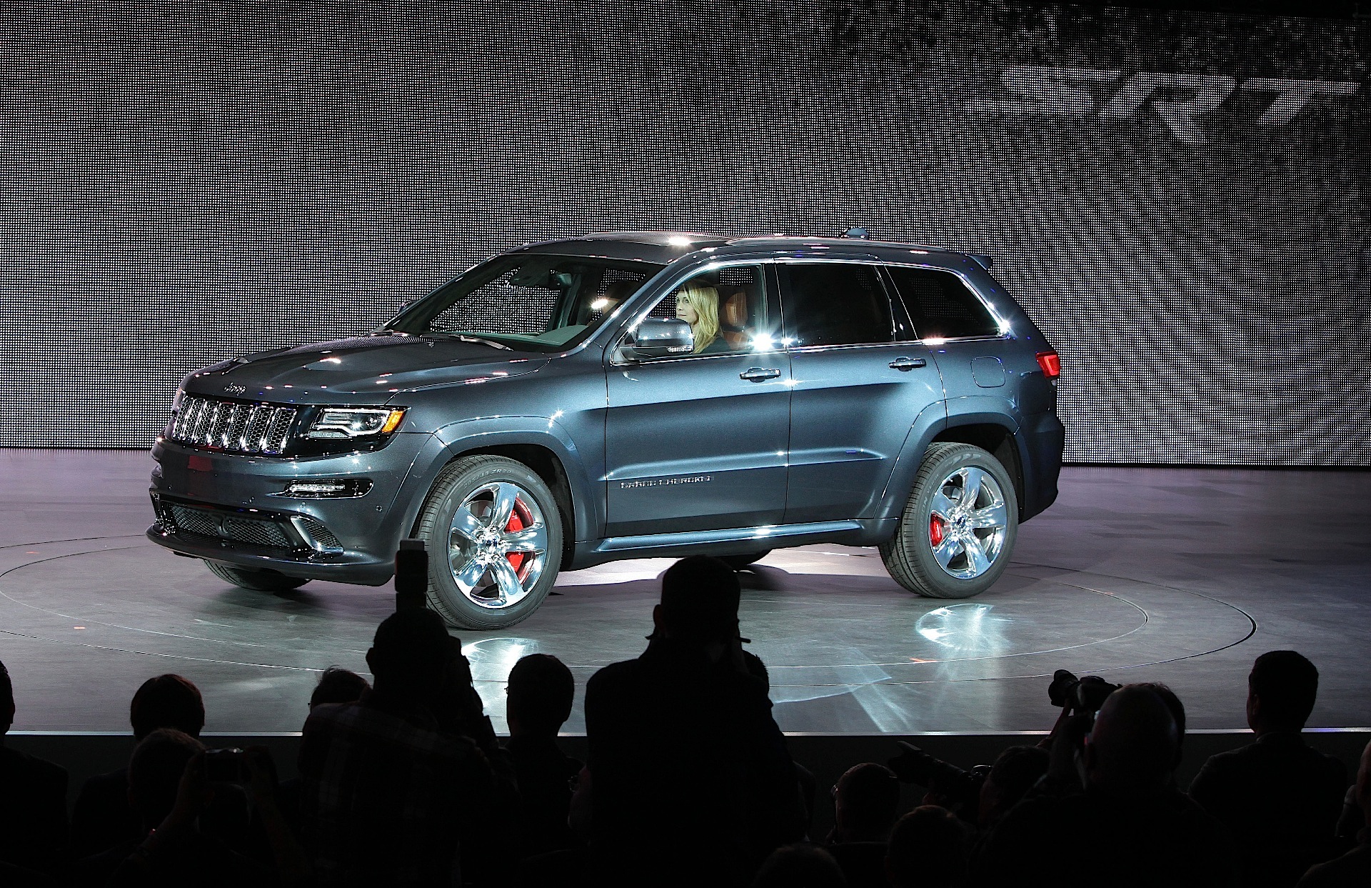 Jeep Grand Cherokee photo 2