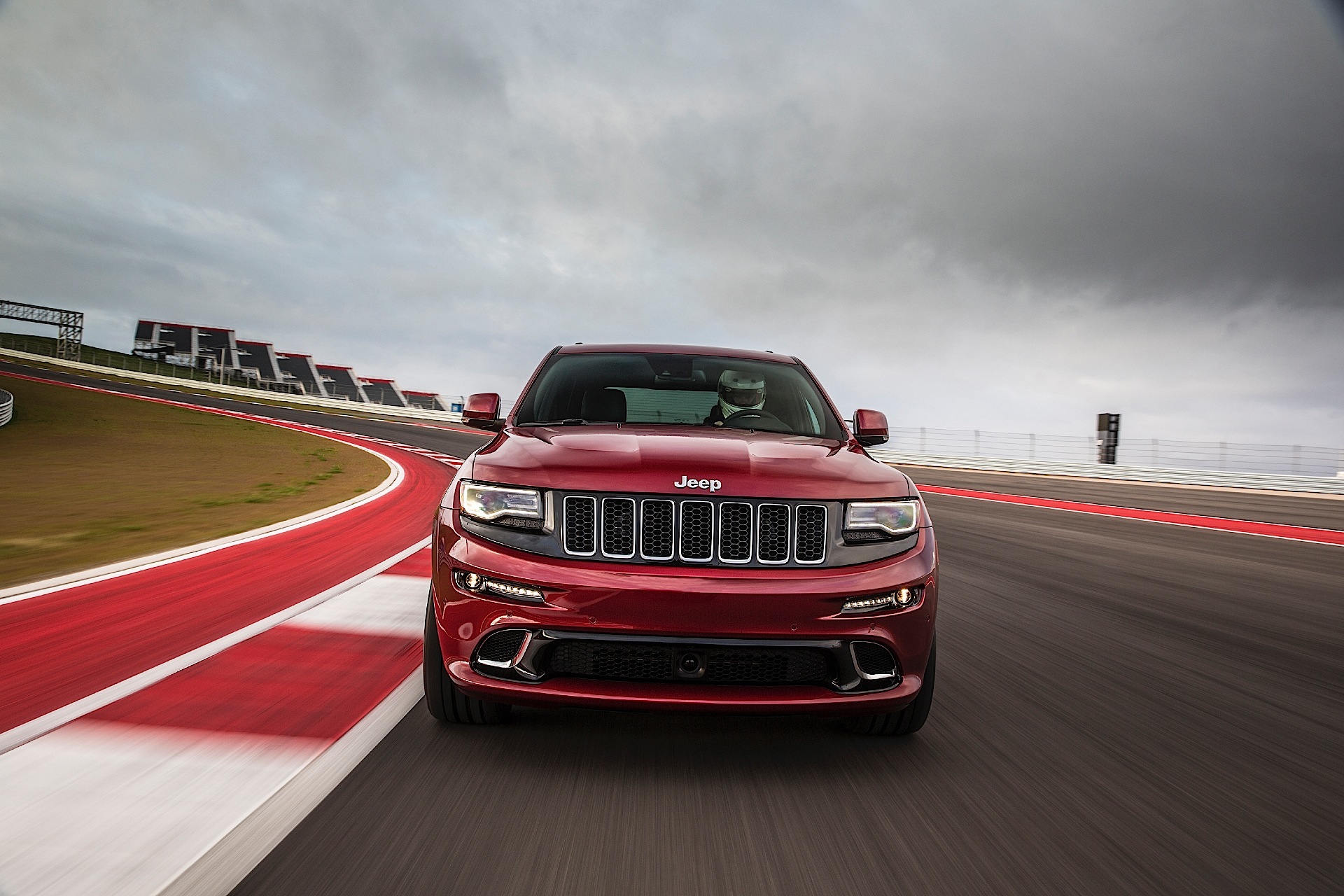 Jeep Grand Cherokee photo 46