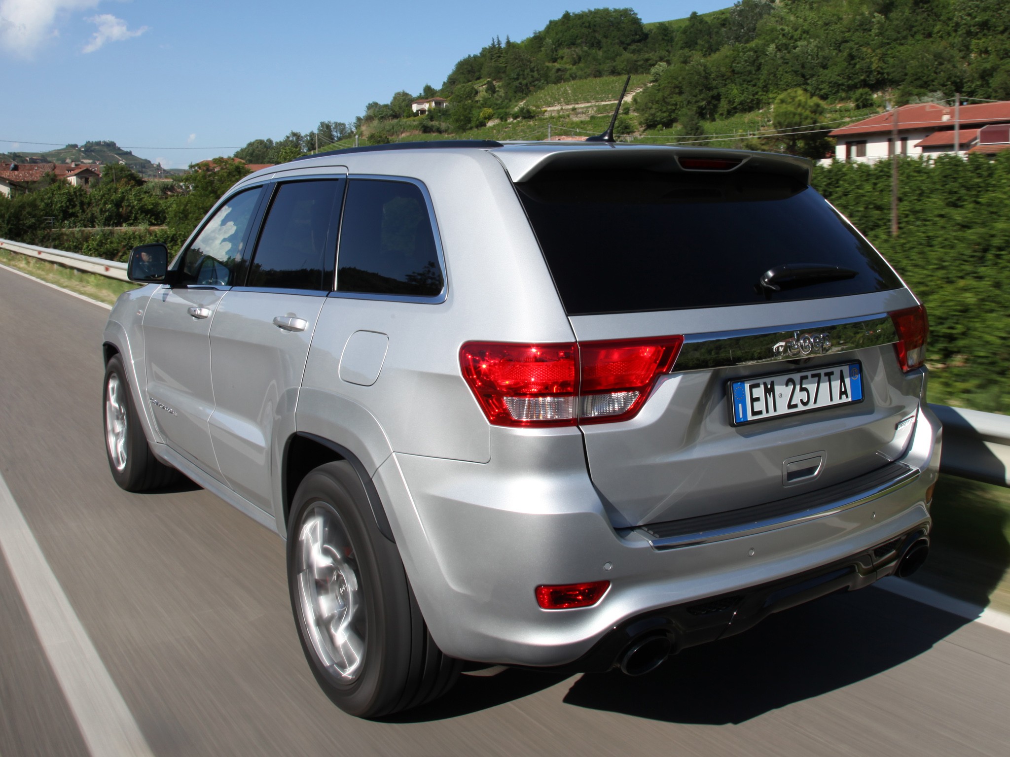 Jeep Grand Cherokee photo 75