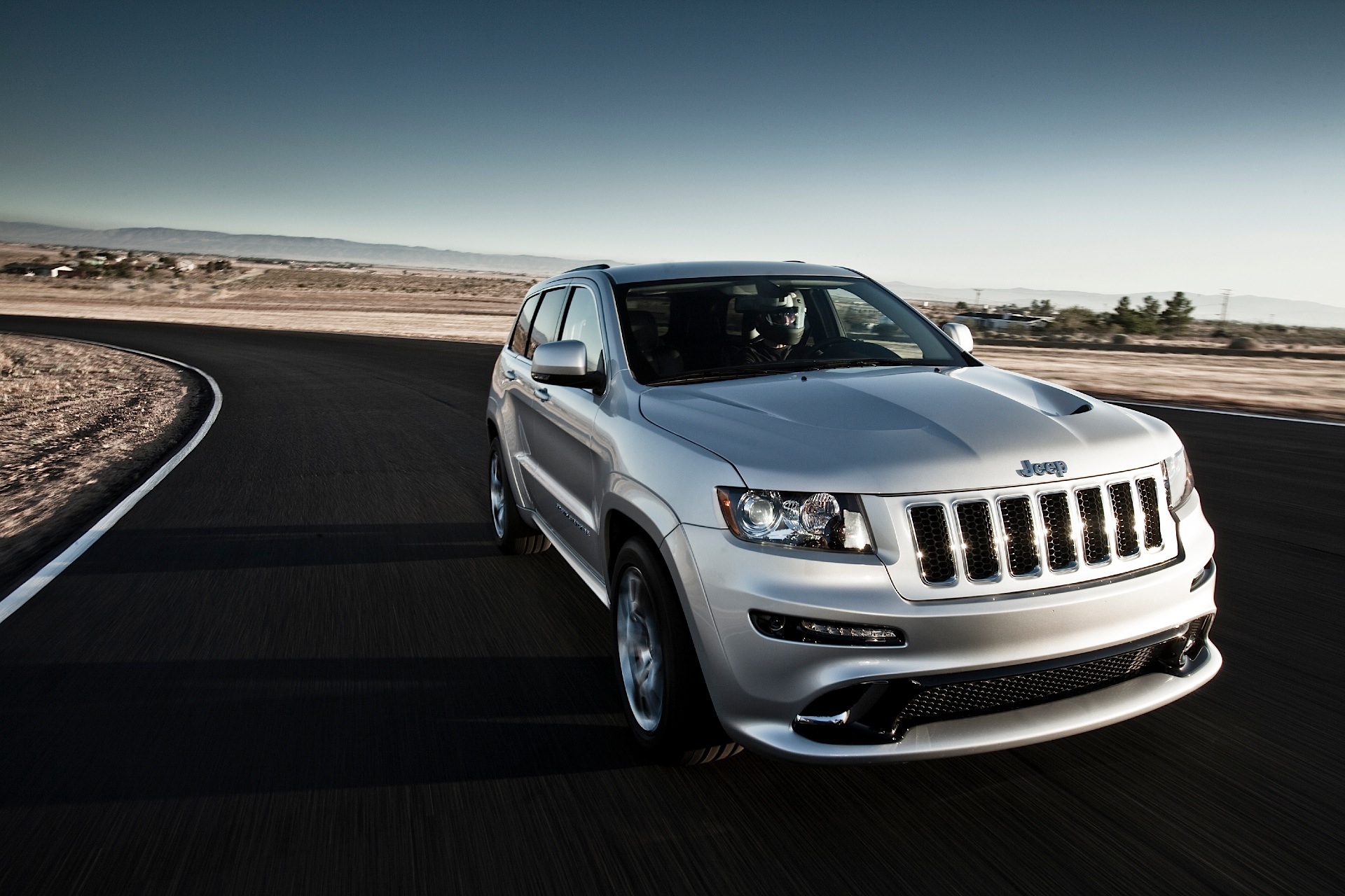 Jeep Grand Cherokee photo 29