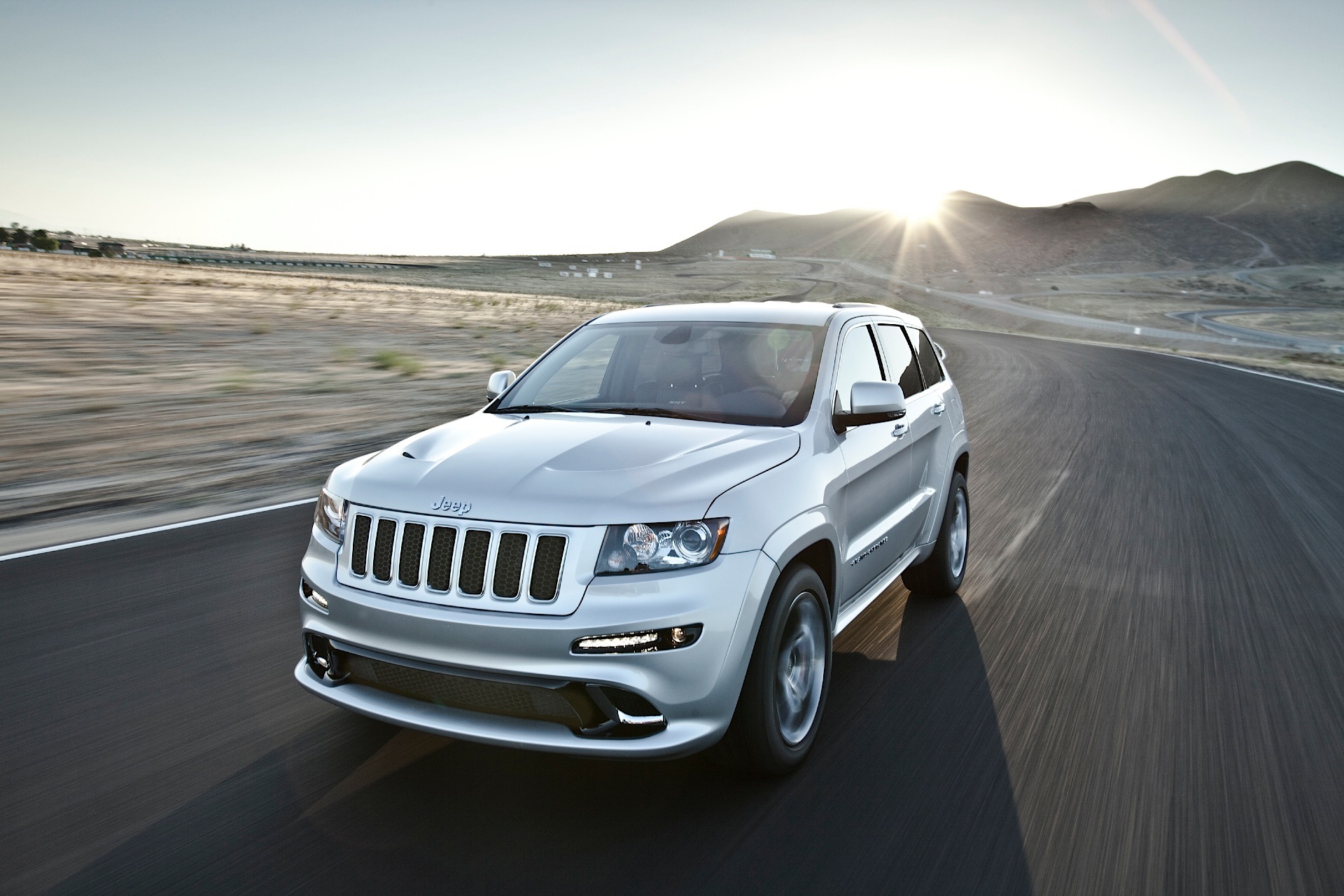 Jeep Grand Cherokee photo 32