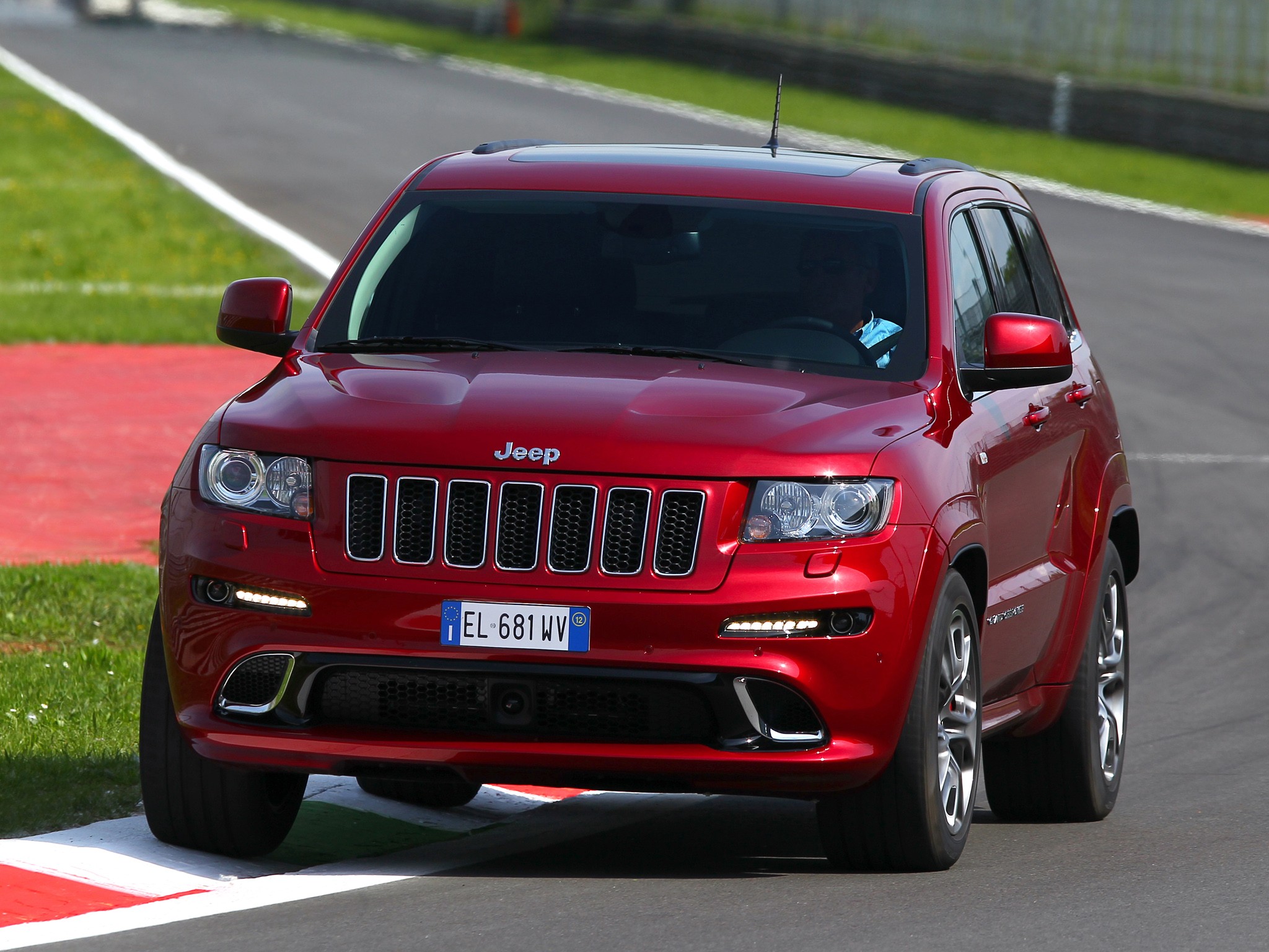 Jeep Grand Cherokee photo 59