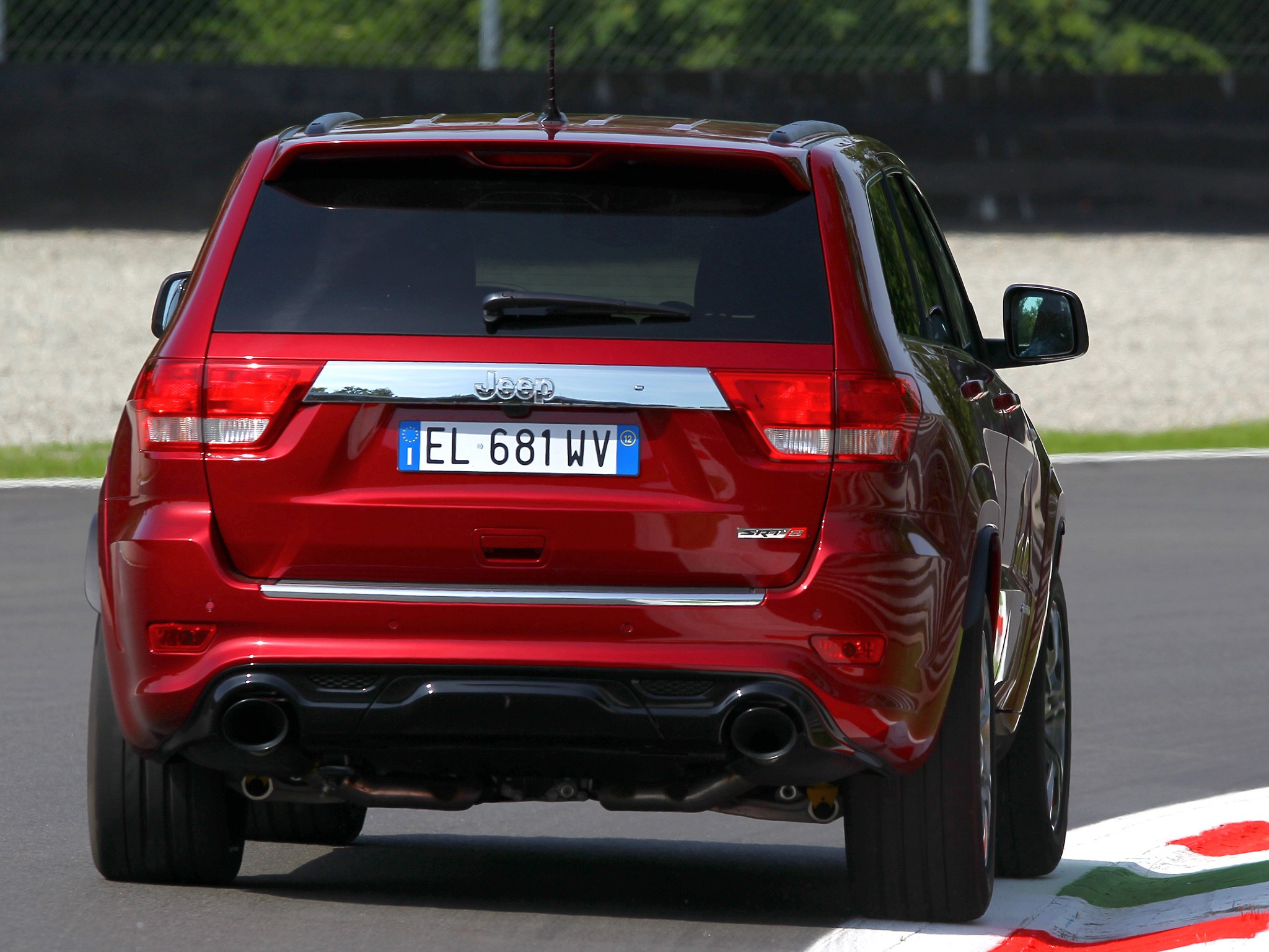 Jeep Grand Cherokee photo 60