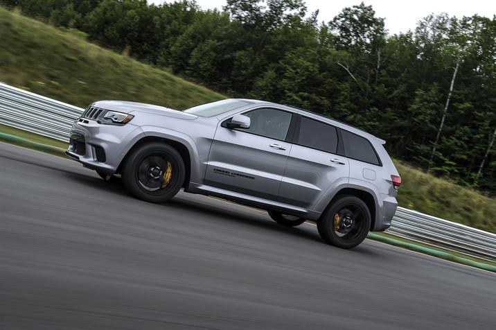 Jeep Grand Cherokee photo 9