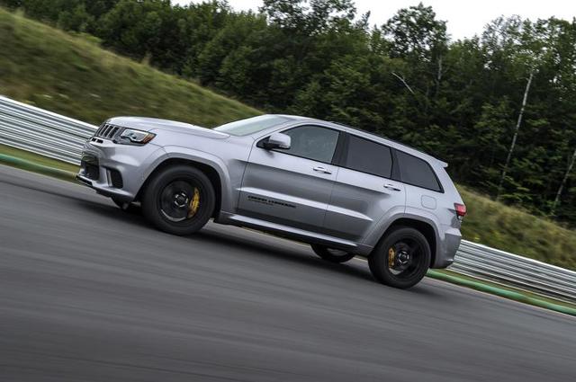 Jeep Grand Cherokee photo 9