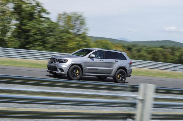 Jeep Grand Cherokee photo 10