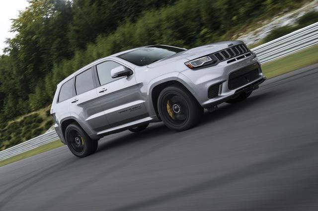 Jeep Grand Cherokee photo 12