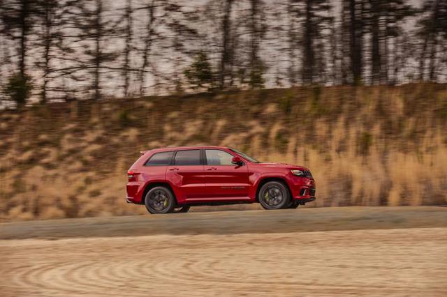 Jeep Grand Cherokee photo 35