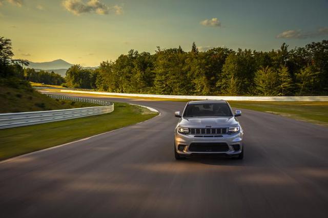 Jeep Grand Cherokee photo 50