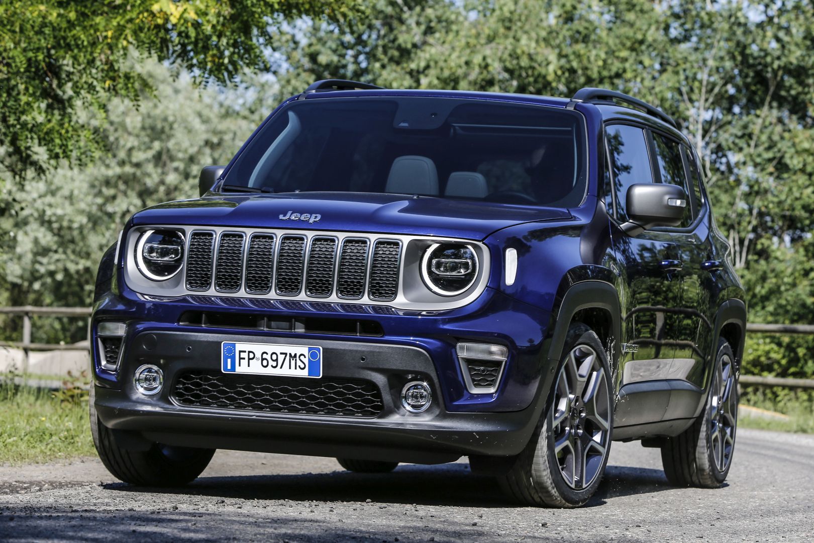 Jeep Renegade photo 2