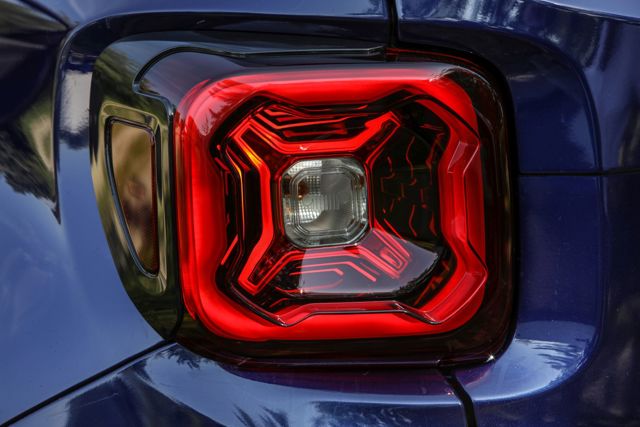Jeep Renegade photo 23