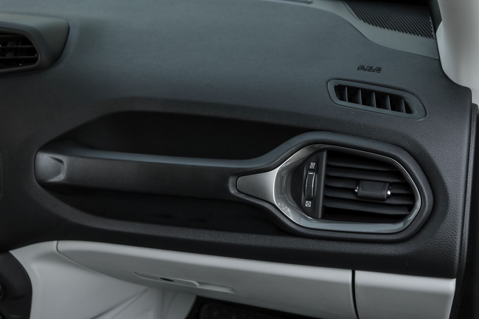 Jeep Renegade photo 86