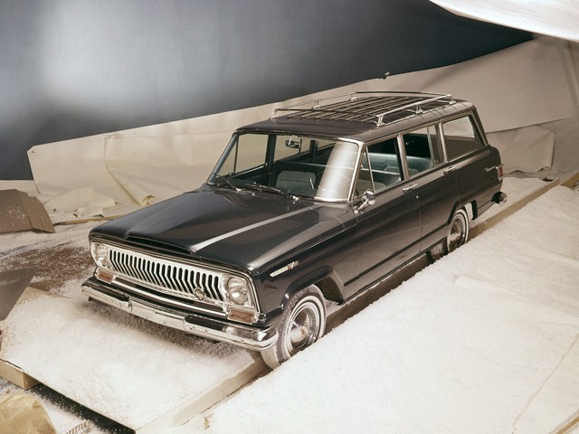 Jeep Wagoneer Foto 13
