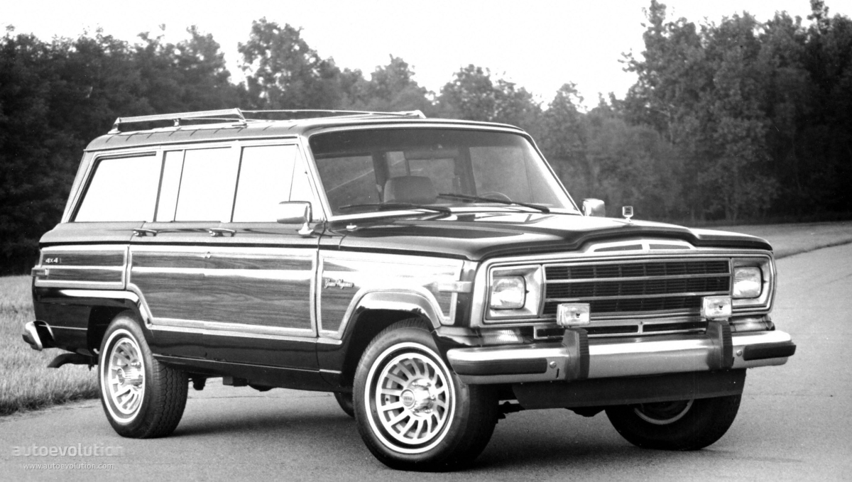 Jeep Wagoneer photo 2