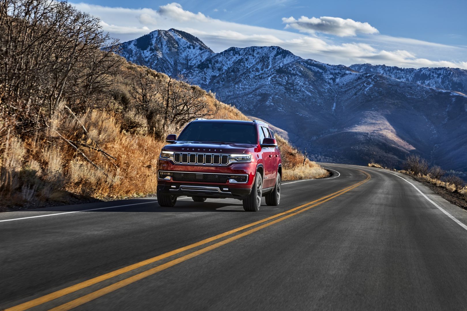 Jeep Wagoneer photo 10