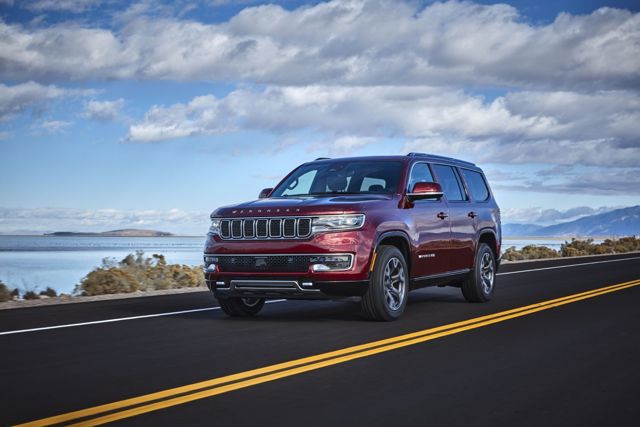 Jeep Wagoneer photo 23