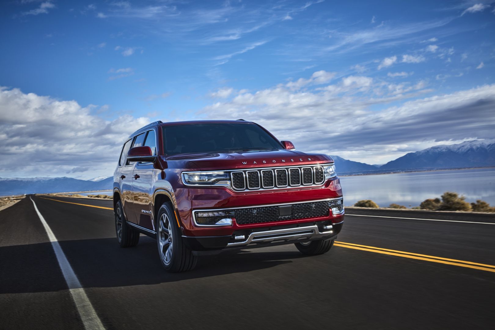 Jeep Wagoneer photo 26