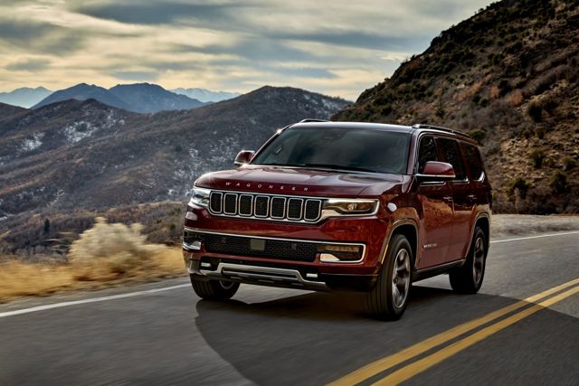Jeep Wagoneer photo 30