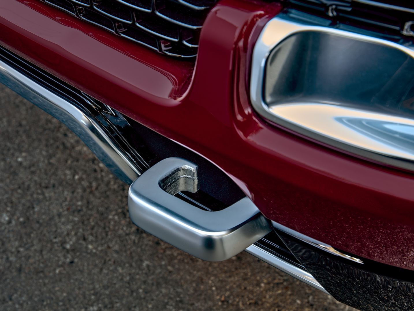 Jeep Wagoneer photo 37