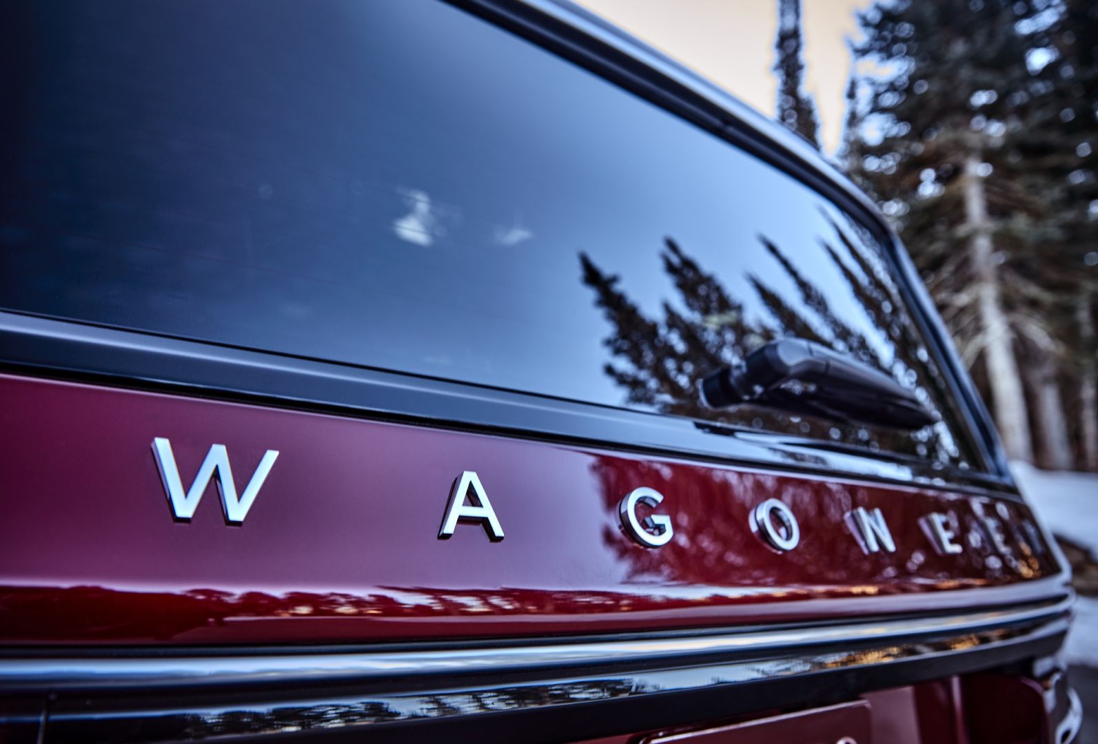 Jeep Wagoneer photo 39