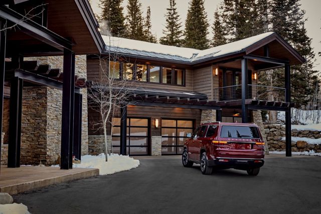 Jeep Wagoneer photo 6