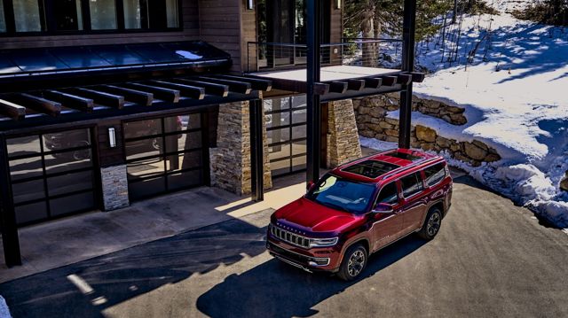 Jeep Wagoneer photo 8