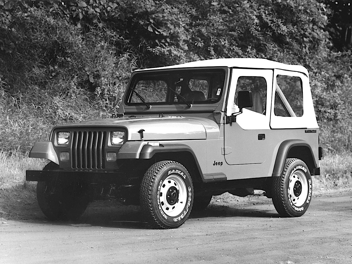 Jeep Wrangler photo 19