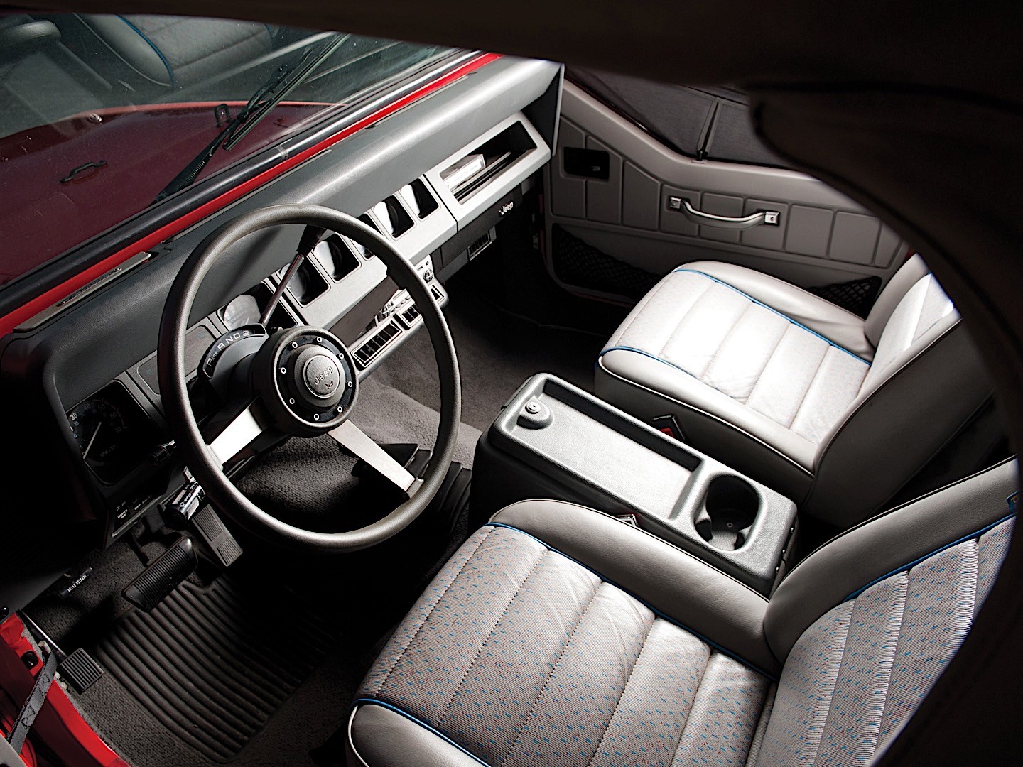 Jeep Wrangler photo 26