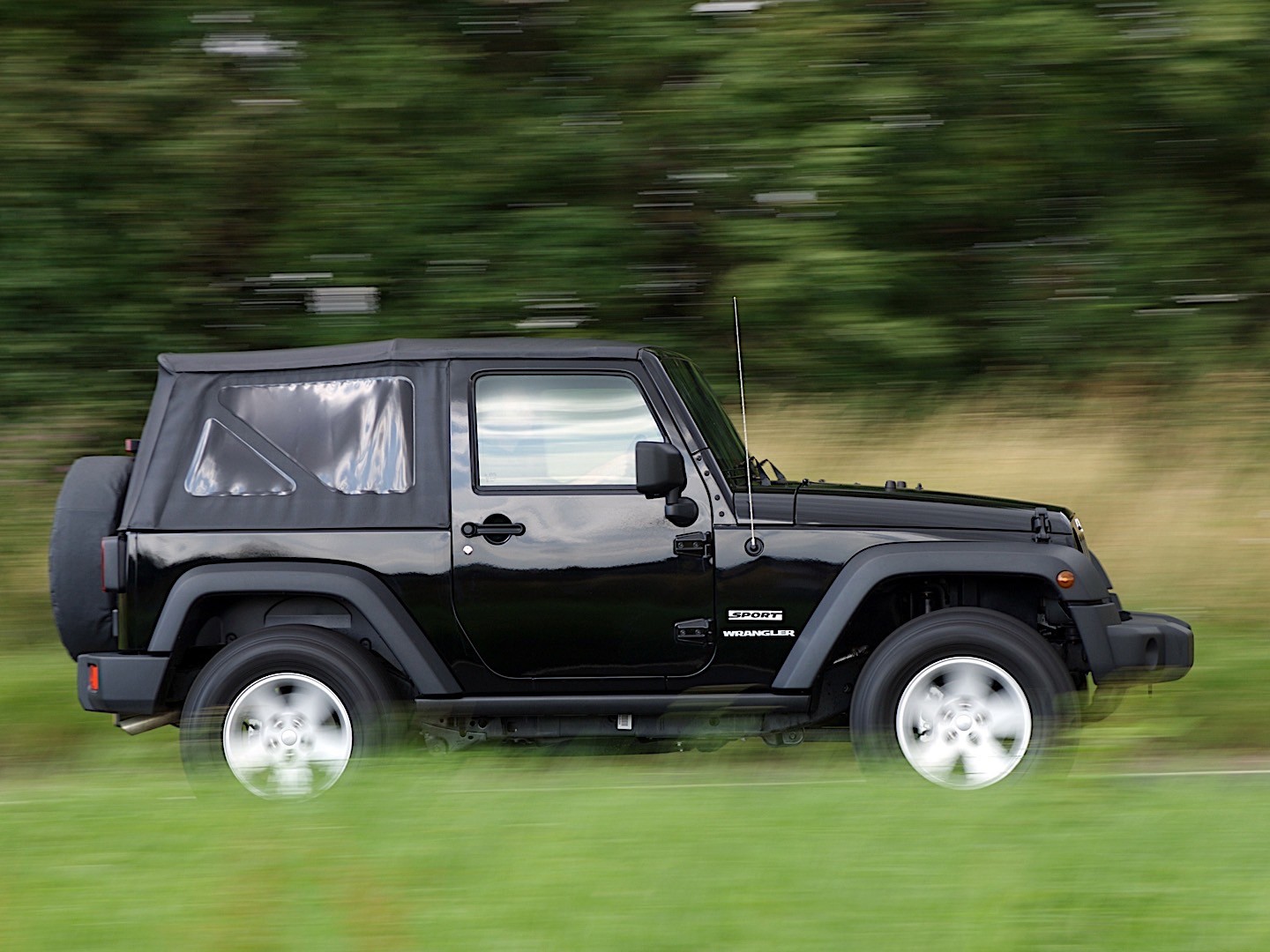 Jeep Wrangler photo 14