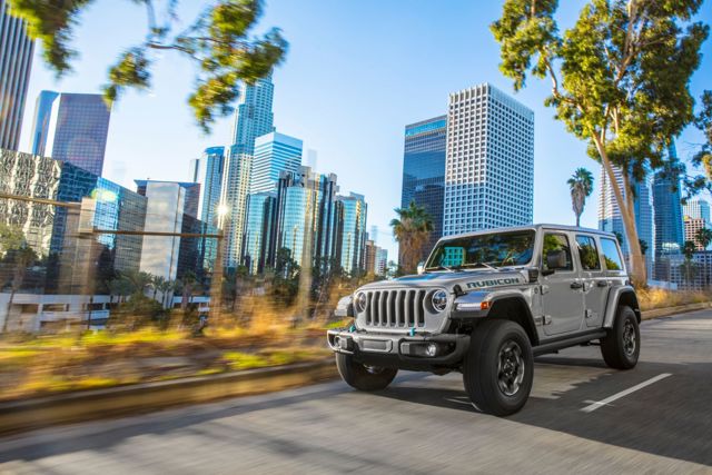 Jeep Wrangler photo 2