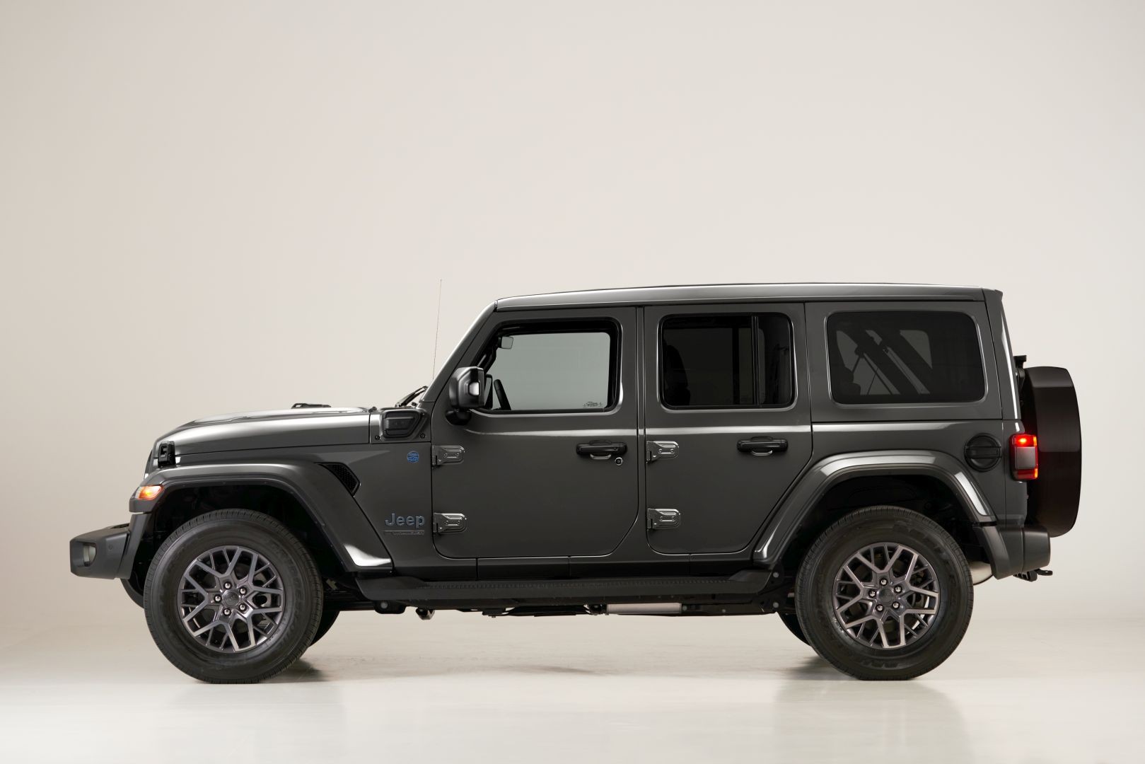 Jeep Wrangler photo 4
