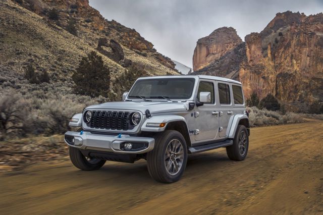 Jeep Wrangler photo 3