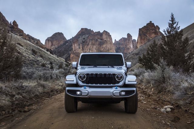 Jeep Wrangler photo 4