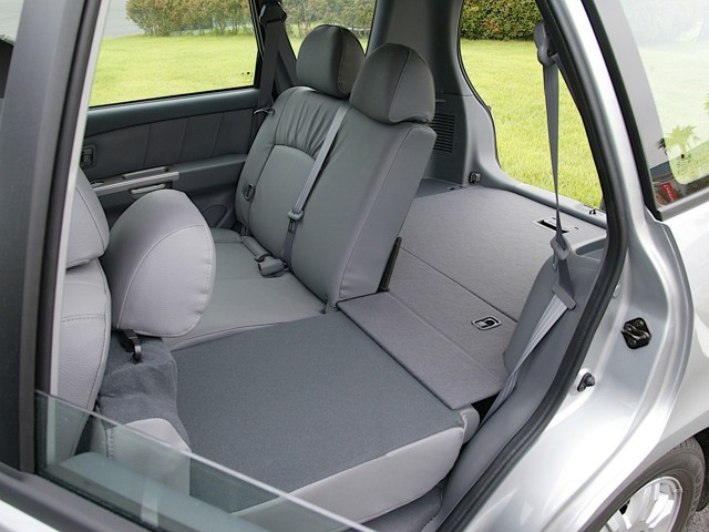 Kia Carens foto 25