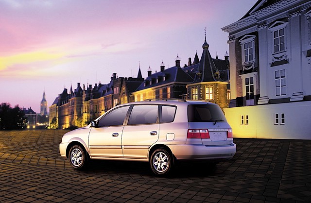 Kia Carens foto 10