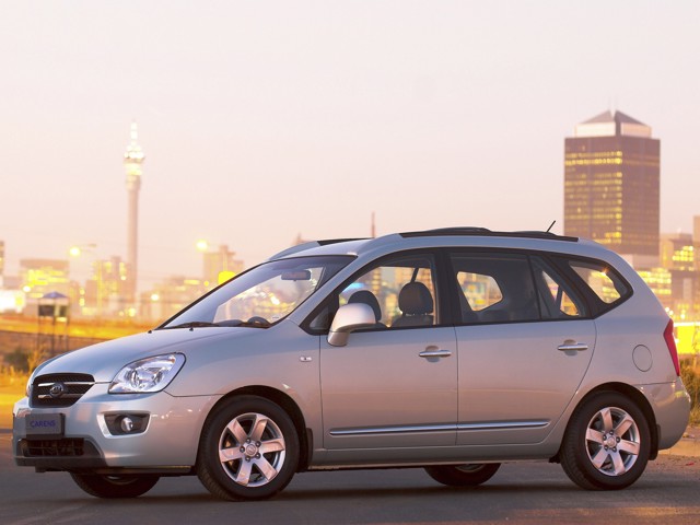 Kia Carens photo 24