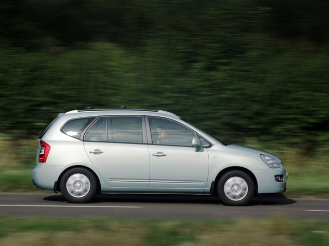 Kia Carens photo 29