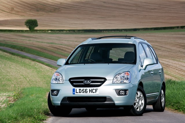 Kia Carens photo 35