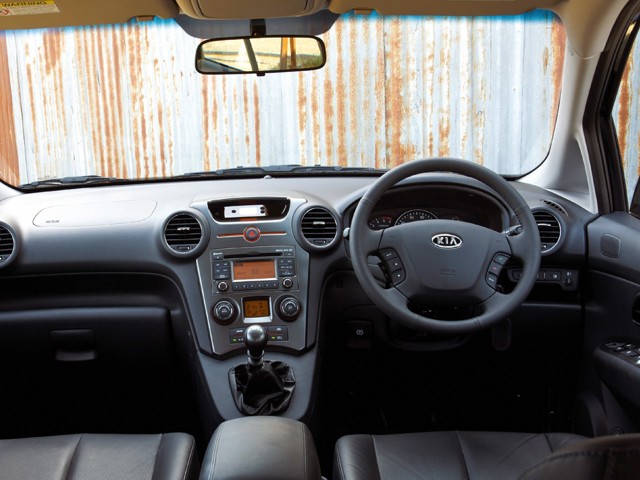 Kia Carens photo 36