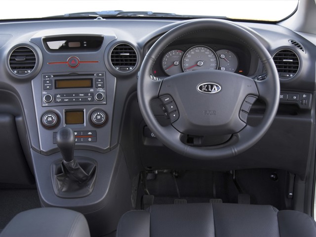 Kia Carens photo 37