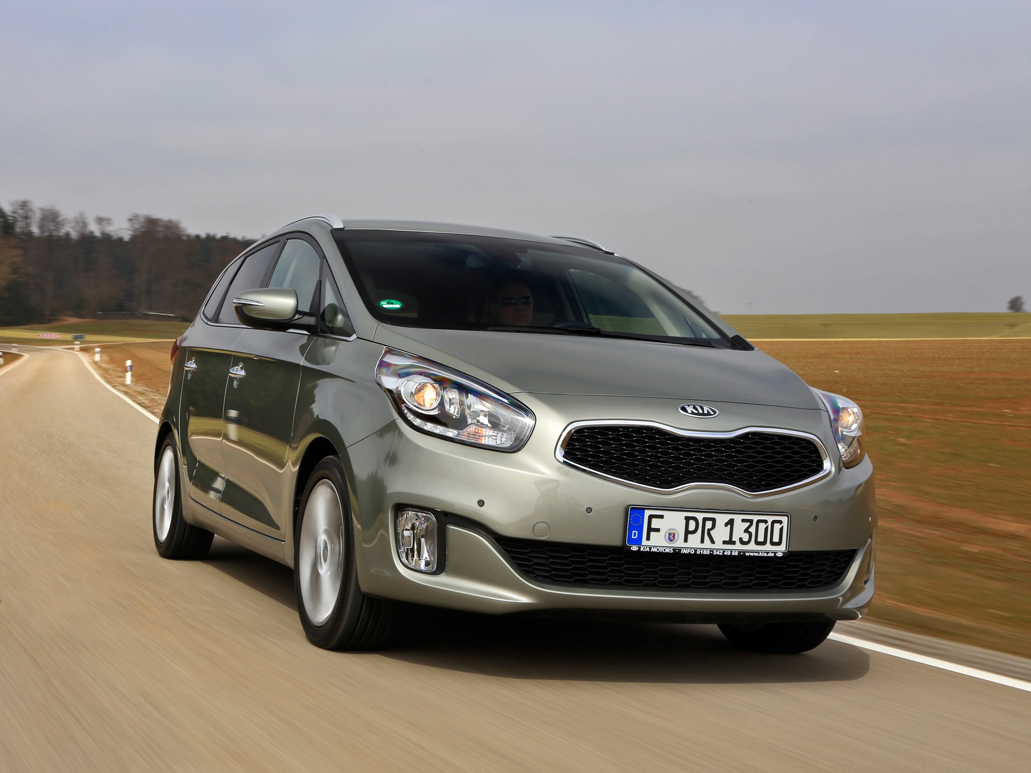 Kia Carens photo 12