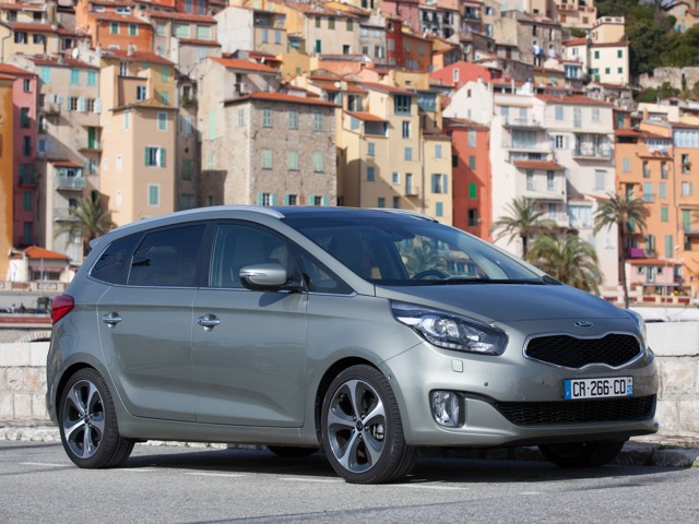 Kia Carens foto 37