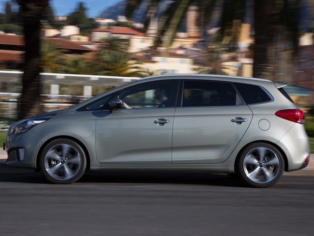 Kia Carens foto 45
